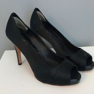 White House /Black Market hi heel shoes size 8